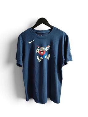Nike Detroit Pistons Retro Mascot Blue Graphic Tee Mens Size Medium Short Sleeve